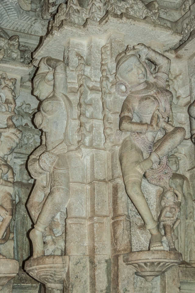 41 - India - Ranakpur - templo jainista de Chaumukha Mandir